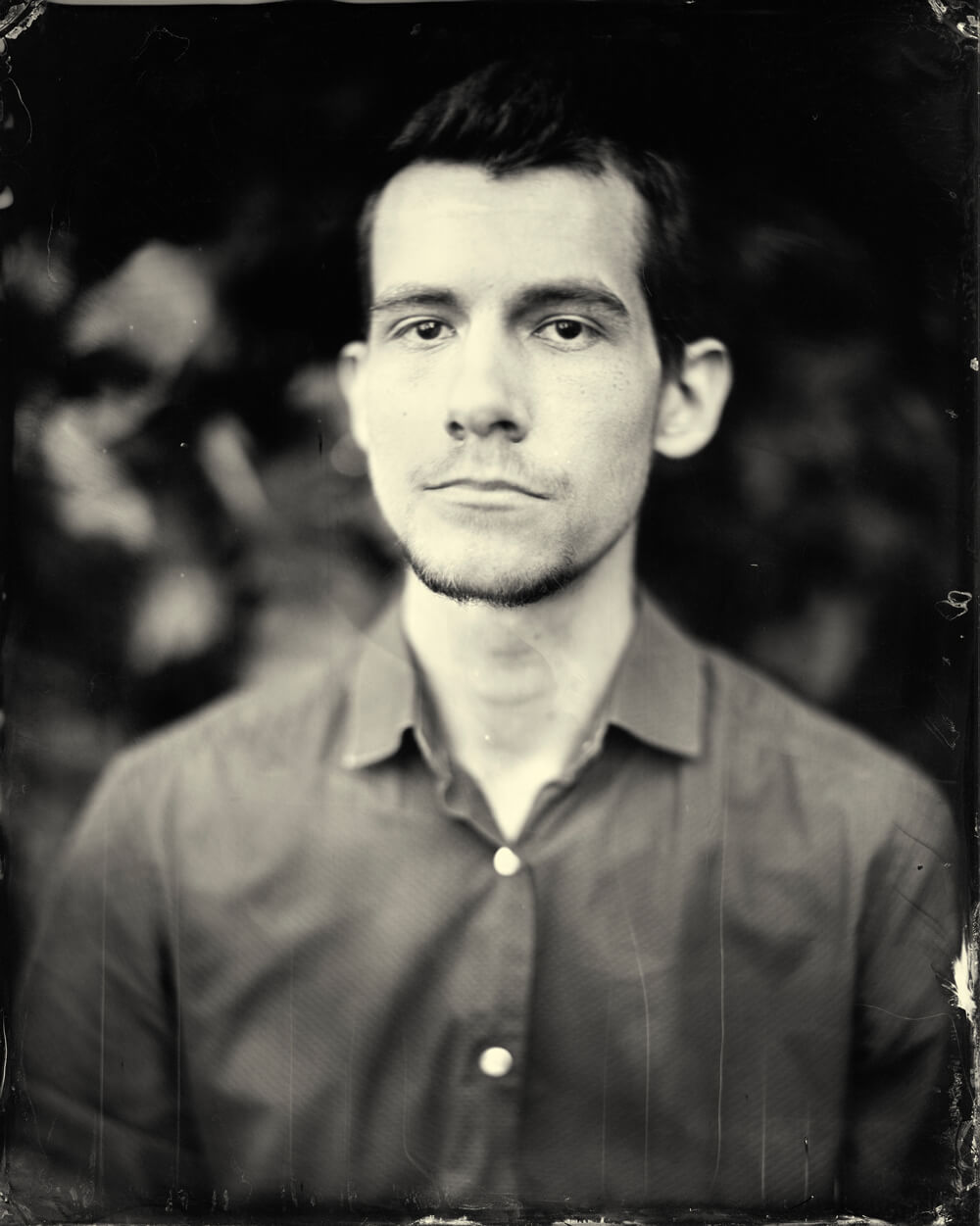 Portrait photographique de Théo Koenig lézards création agence communication publicité vosges